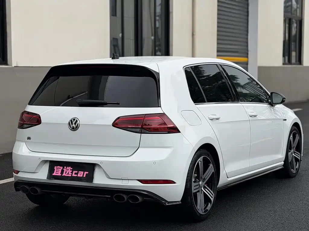 Volkswagen Golf 2017 2.0TSI R