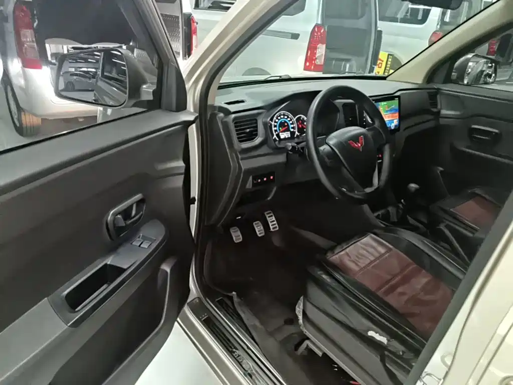 Wuling Hongguang V — миниатюра 16