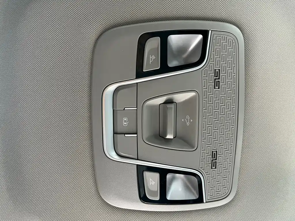 Geely Binyue — миниатюра 13