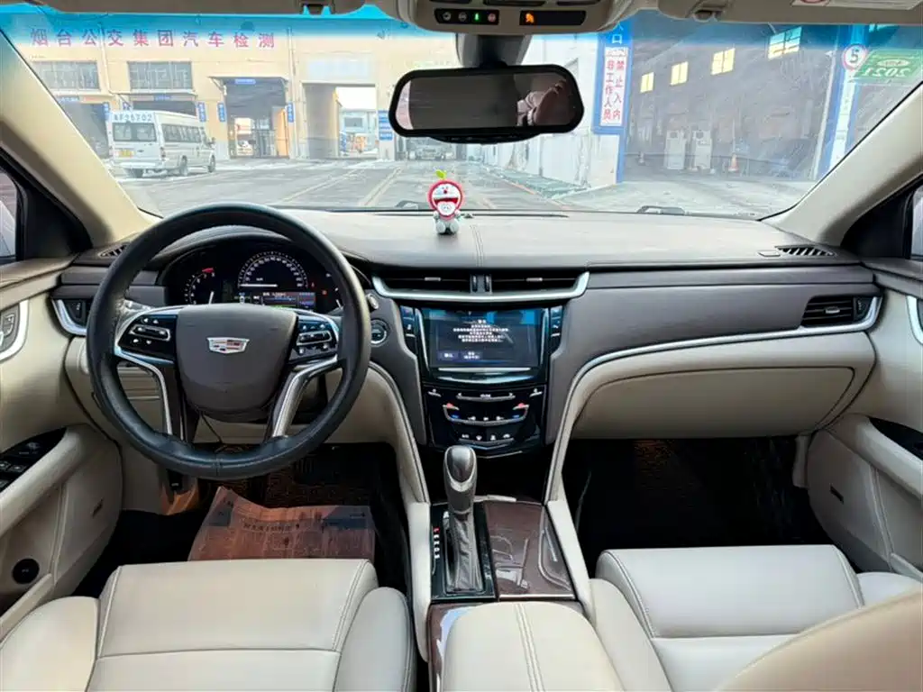 CADILLAC XTS