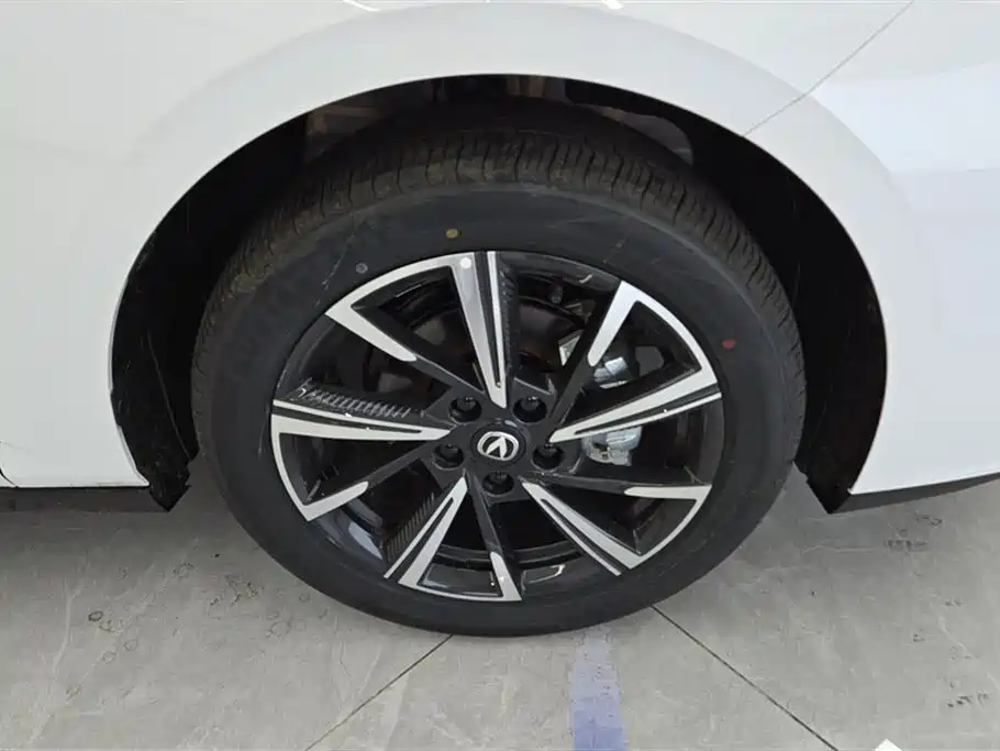 Changan Eado 2025 1.5T 500Bar Luxury
