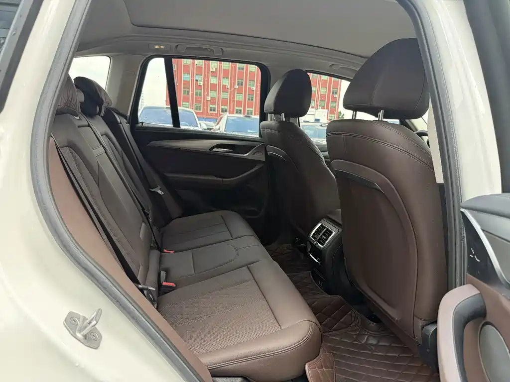 BMW iX3 — миниатюра 15