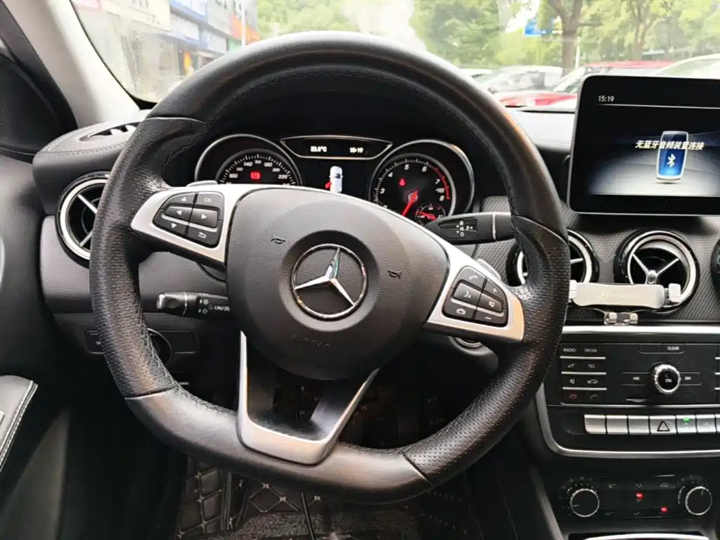 Mercedes-Benz GLA — миниатюра 11