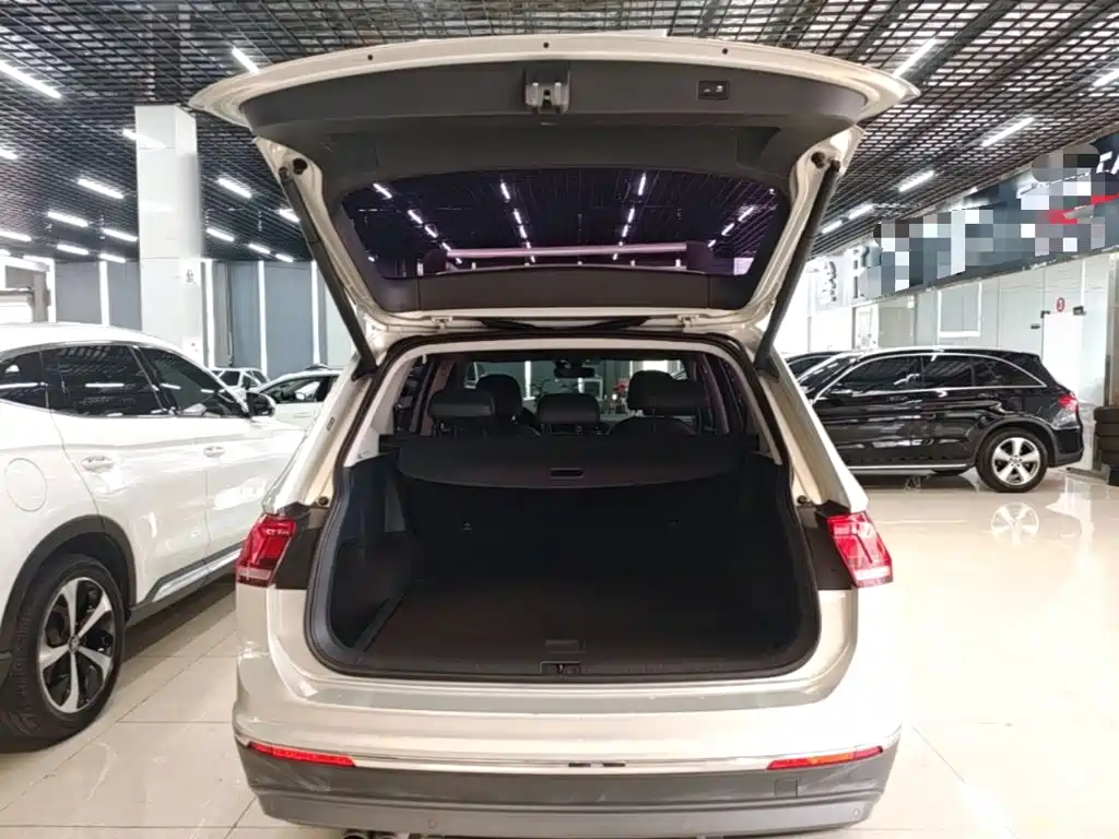 Volkswagen Tiguan L — миниатюра 19