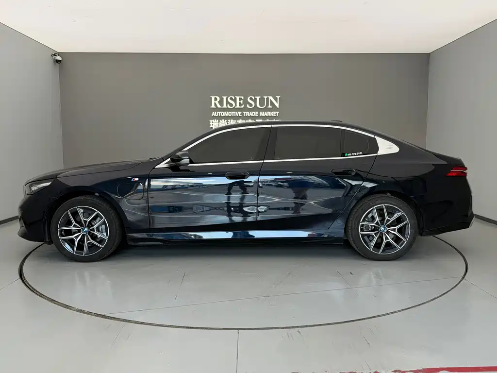 BMW i5 — миниатюра 4