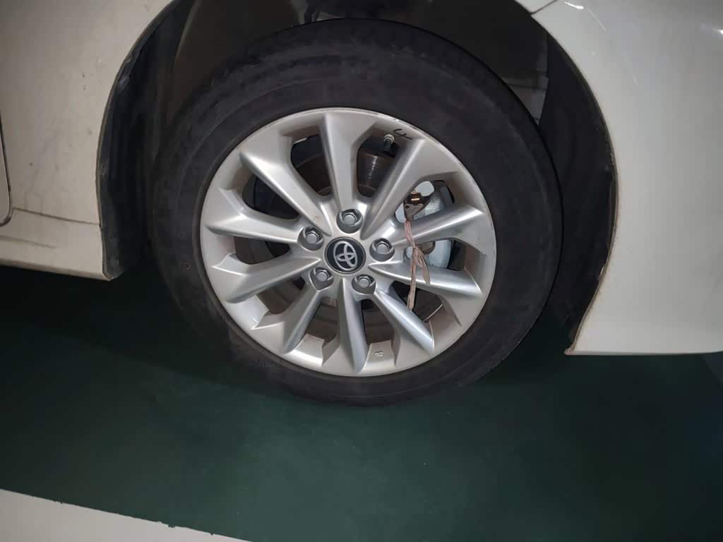 Toyota Corolla 1.2 л 2021 г. Белый, пробег 25800 км