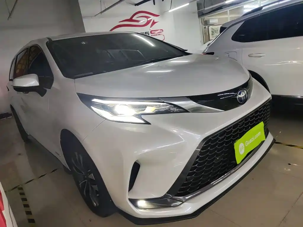 Toyota Granvia 2023 2.5L Luxury