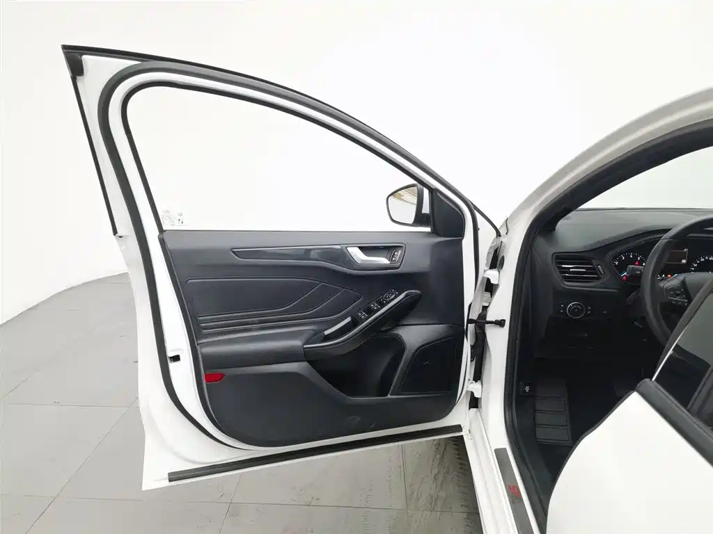 Ford Focus 2020 EcoBoost 180 AT ST Line