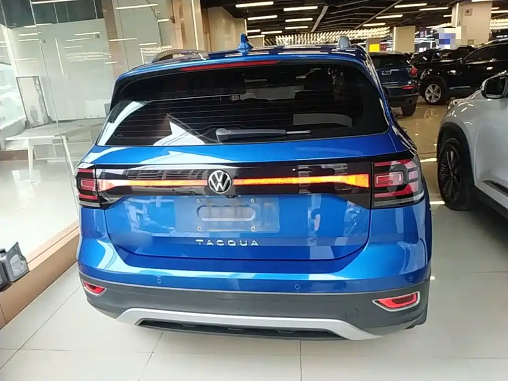 Volkswagen Tacqua 2020 1.5L AT