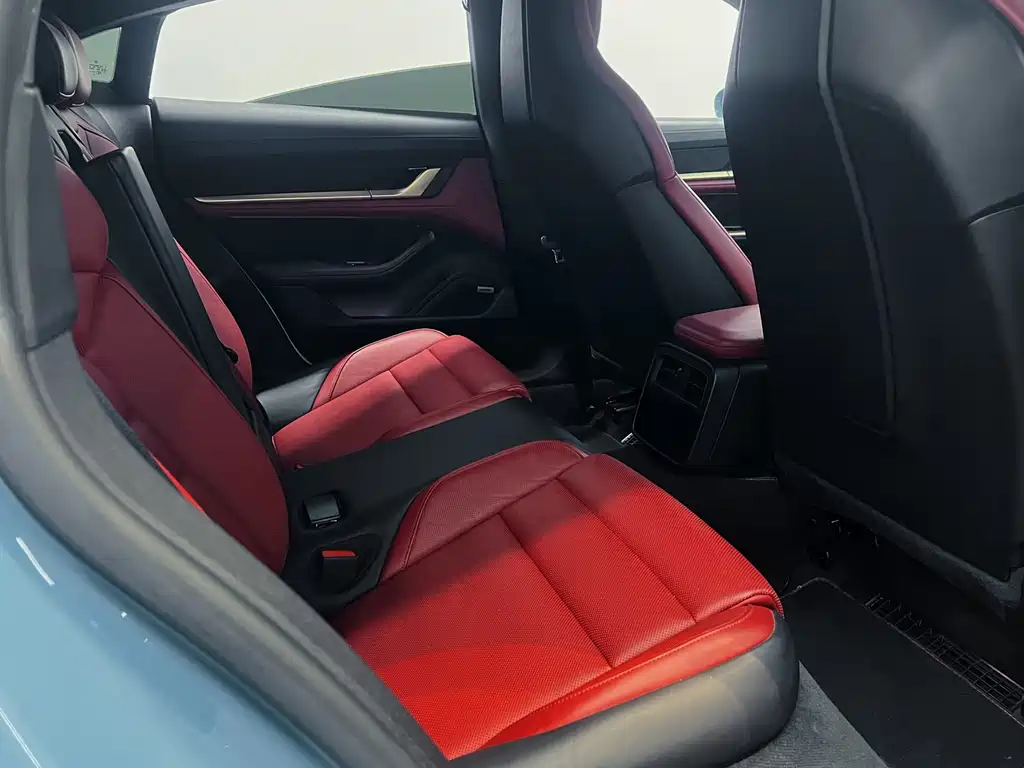 Porsche Taycan — миниатюра 9