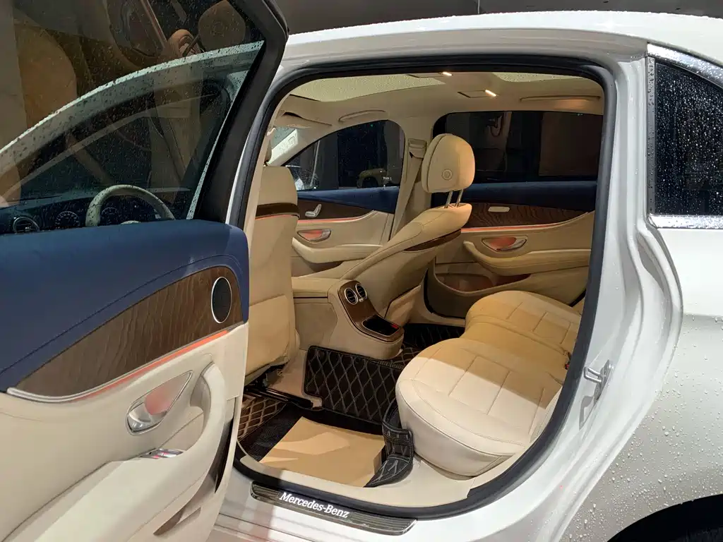Mercedes-Benz E-Class — миниатюра 10