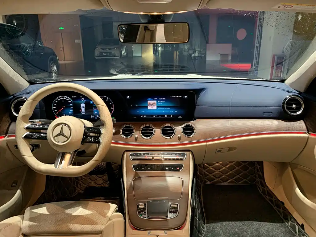 Mercedes-Benz E-Class — миниатюра 9