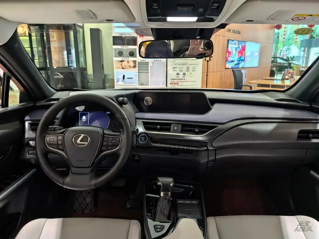 LEXUS UX