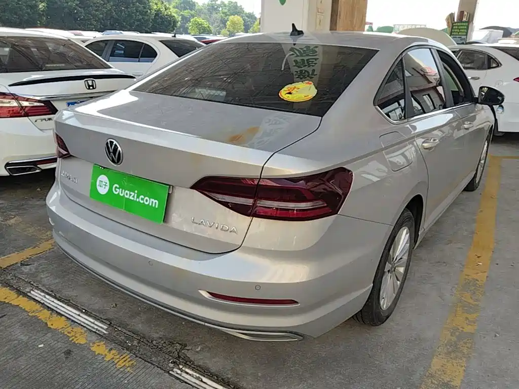 Volkswagen Lavida — миниатюра 7