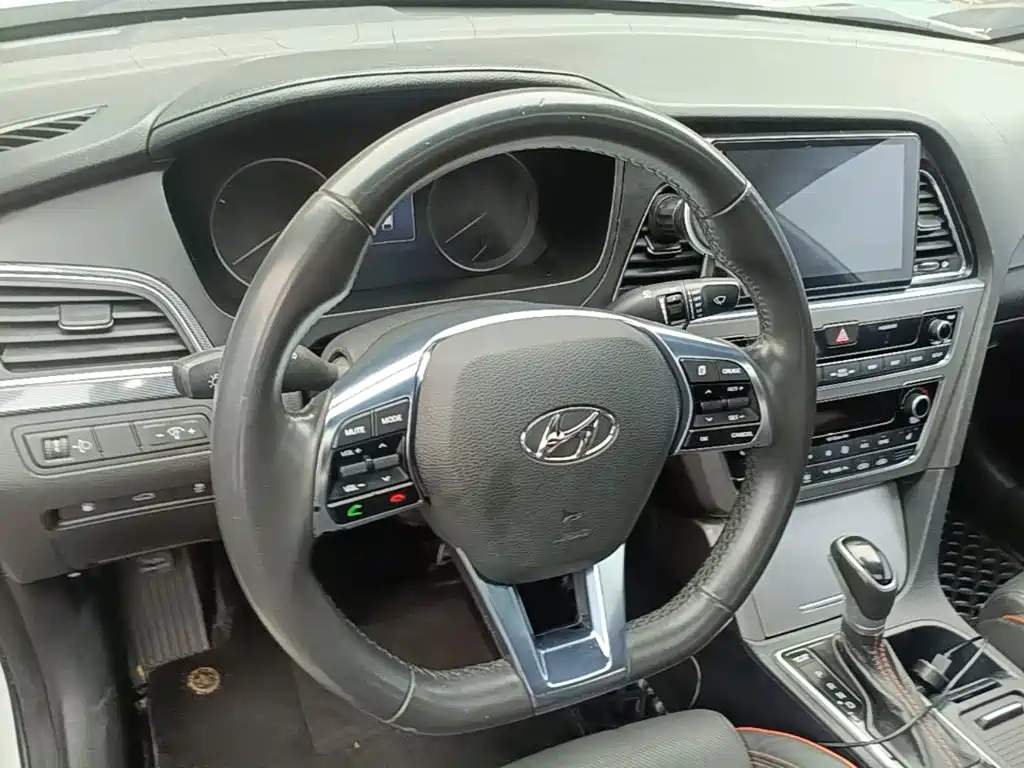 Hyundai Sonata — миниатюра 11