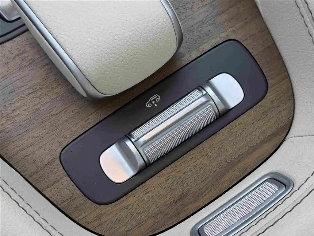 Mercedes-Benz GLE New Energy — миниатюра 15