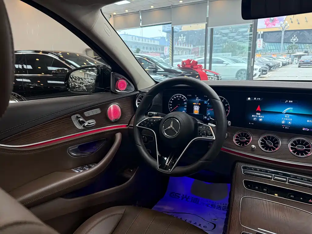 MERCEDES-BENZ E CLASS