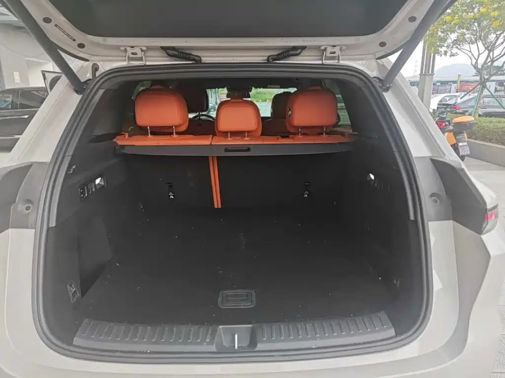 Li Auto Li L6 — миниатюра 10