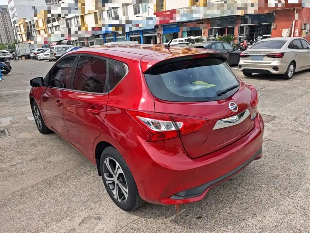 Nissan Tiida — миниатюра 5