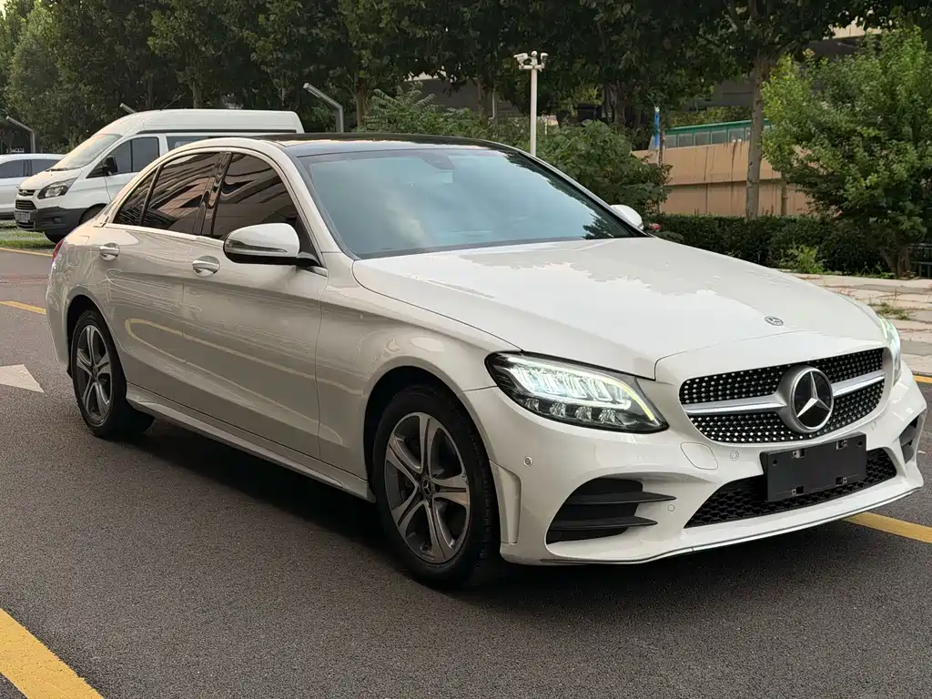 Mercedes-Benz C-Class — миниатюра 3