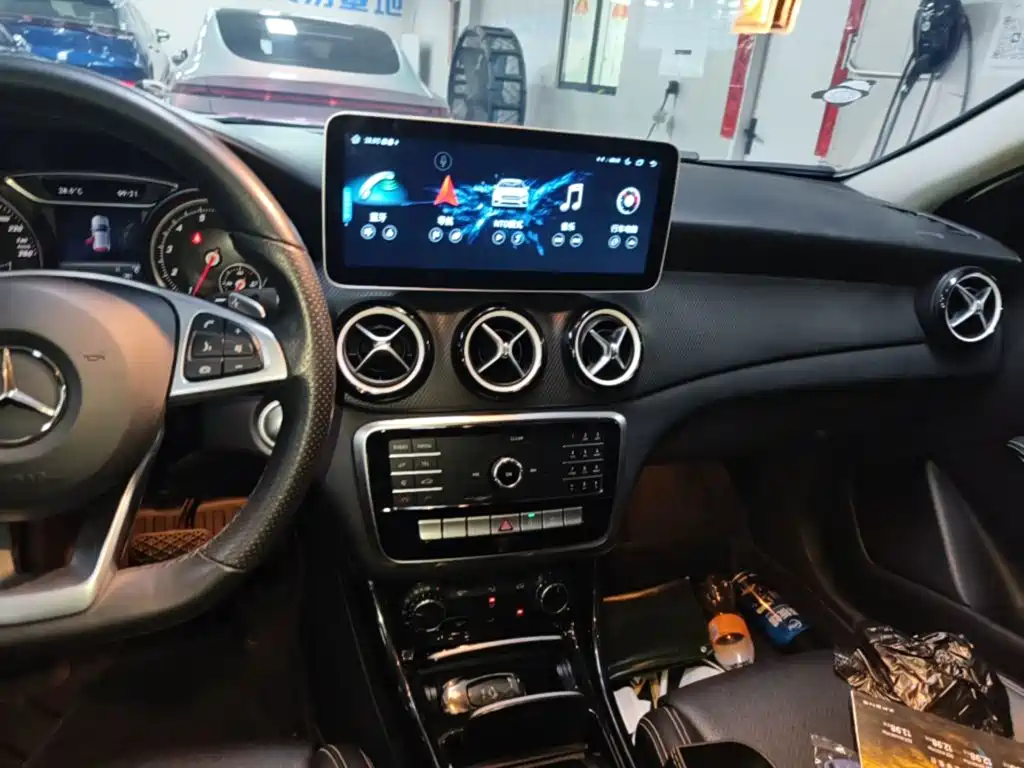 Mercedes-Benz GLA — миниатюра 13