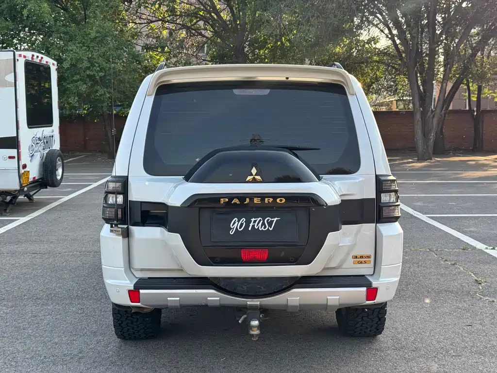Mitsubishi V97 2018 3.8L AT