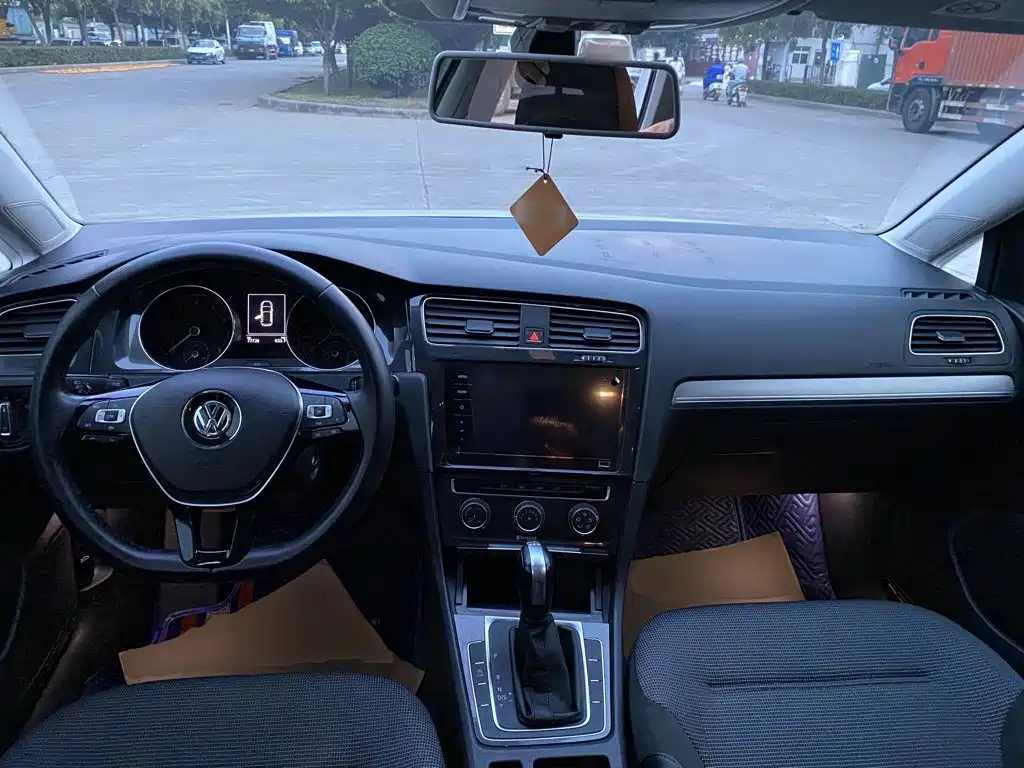 Volkswagen Golf — миниатюра 10
