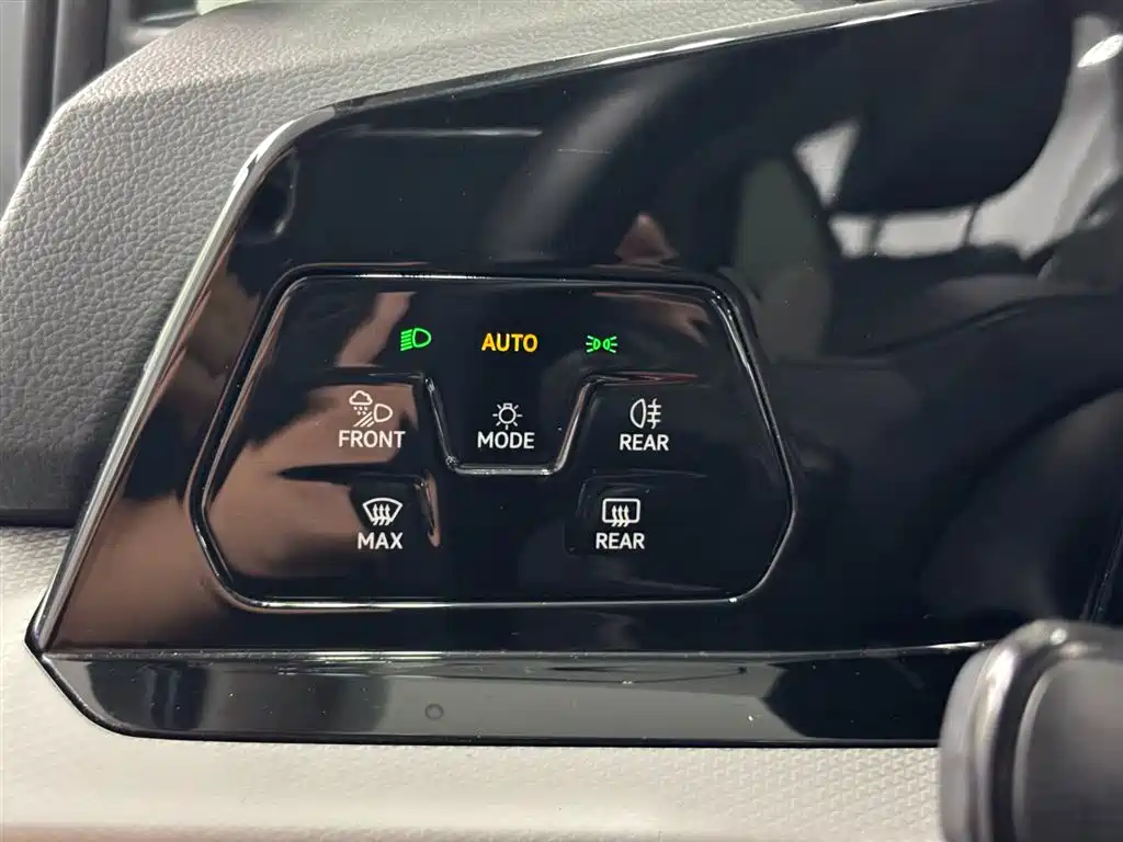 Volkswagen Golf — миниатюра 32