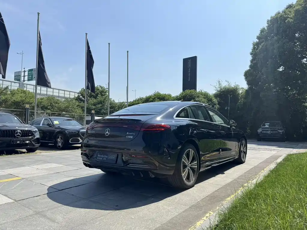Mercedes-Benz EQE — миниатюра 17