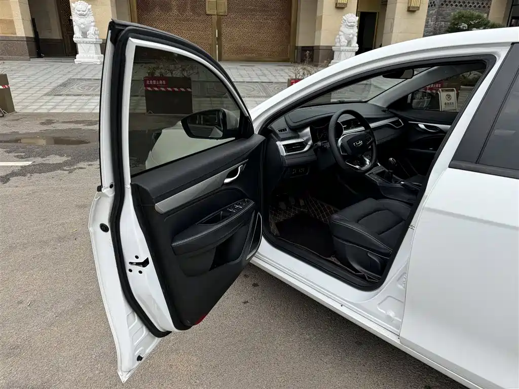 Geely Emgrand — миниатюра 18