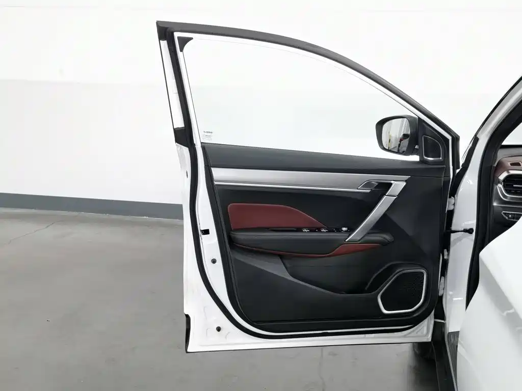 Geely Binyue — миниатюра 8