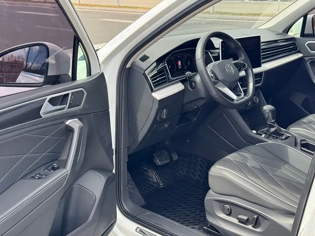 Volkswagen Tiguan L L 2023 280TSI AT