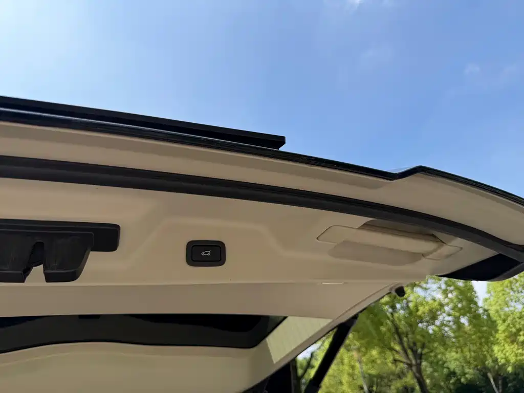 Land Rover Range Rover — миниатюра 15