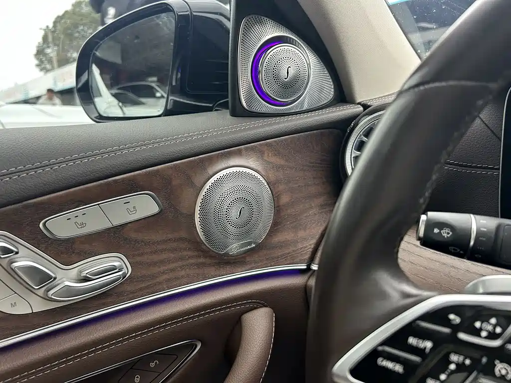 MERCEDES-BENZ E CLASS