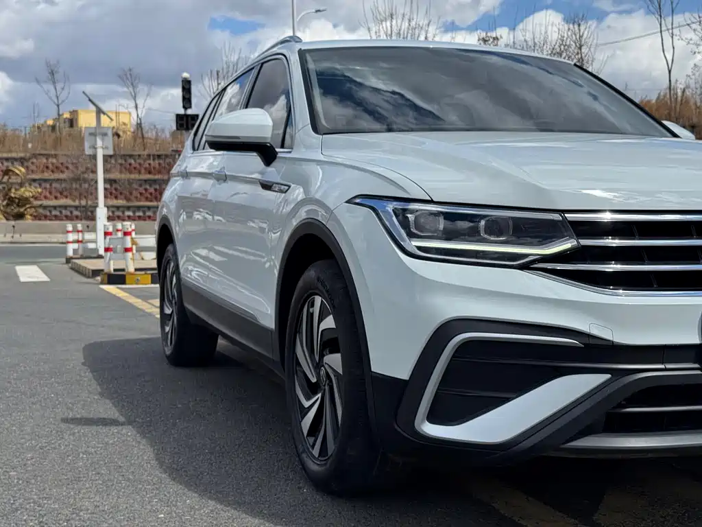Volkswagen Tiguan L L 2023 280TSI AT