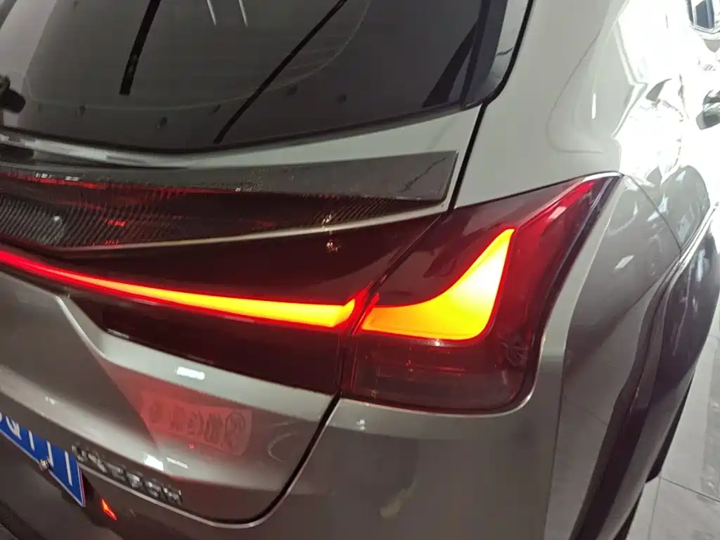 Lexus UX — миниатюра 8