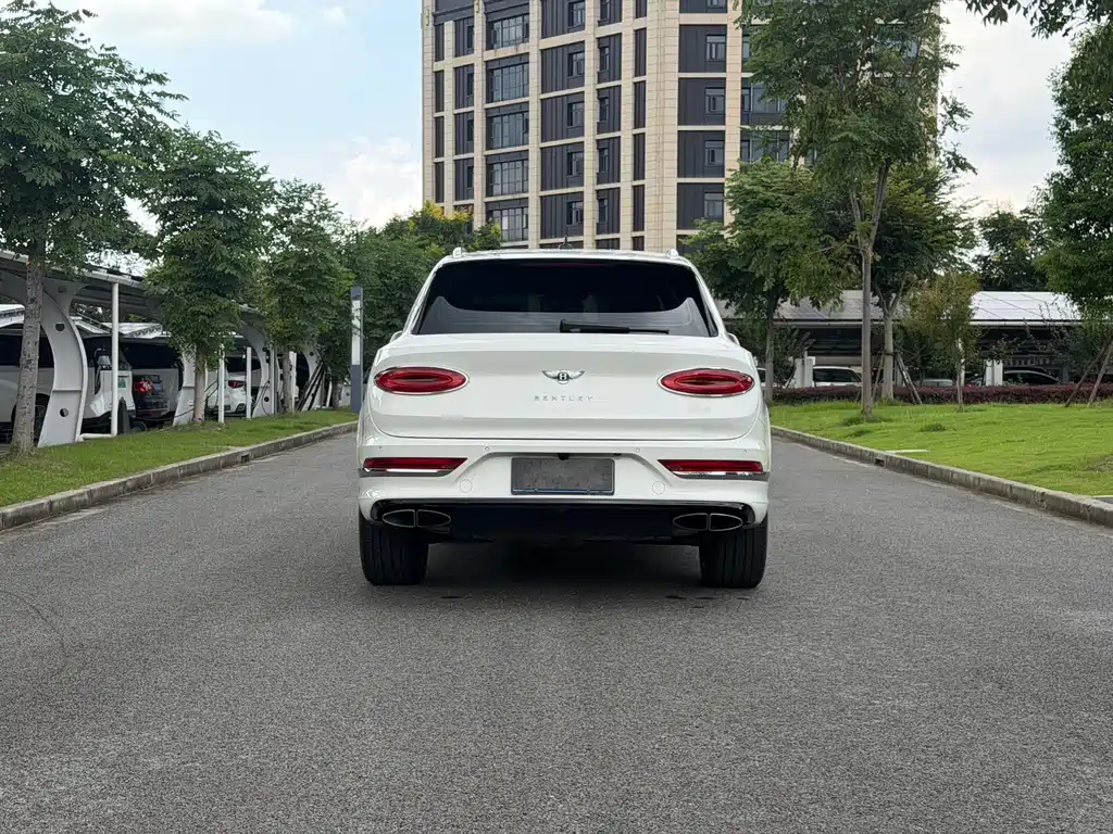 Bentley Bentayga — миниатюра 5