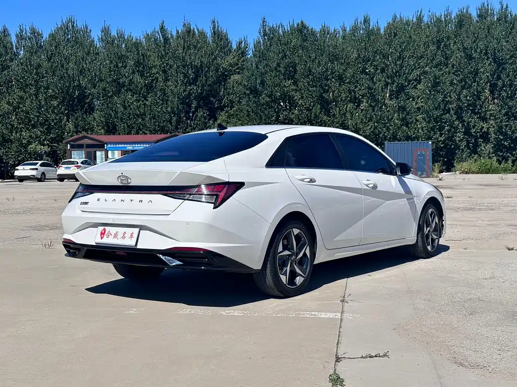 Hyundai Elantra — миниатюра 6