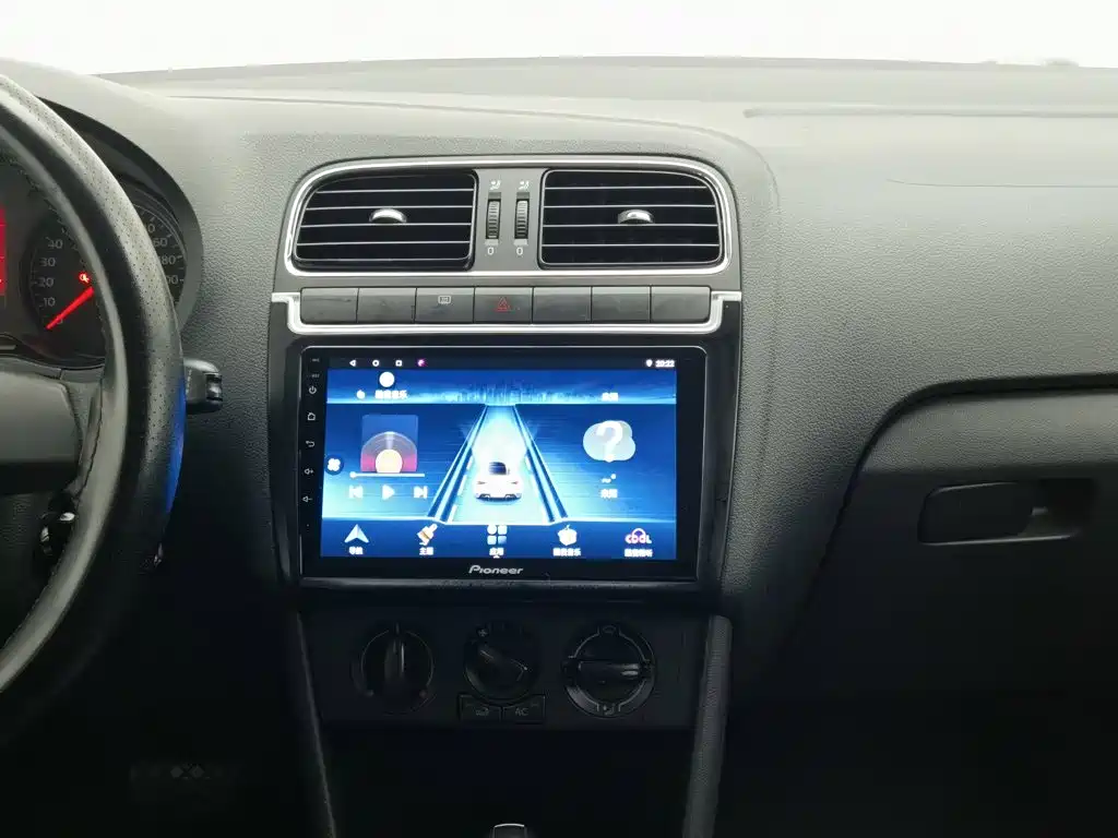 Volkswagen Polo — миниатюра 12