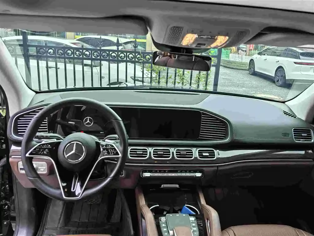 Mercedes-Benz GLE (Import) — миниатюра 7