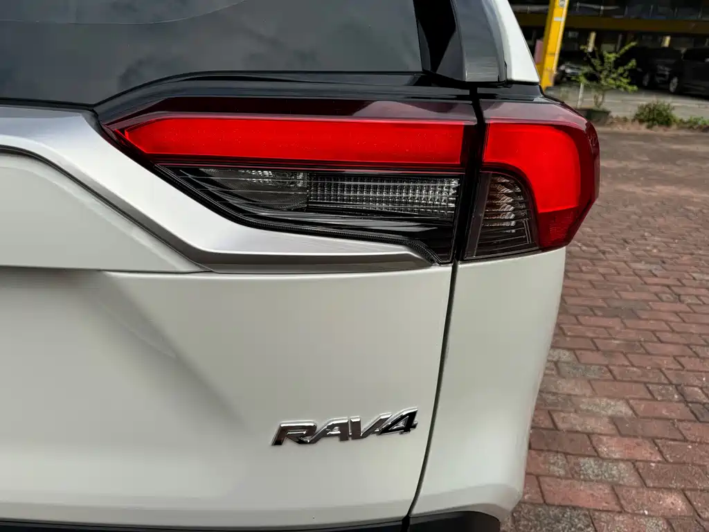 TOYOTA RAV4 RONGFANG