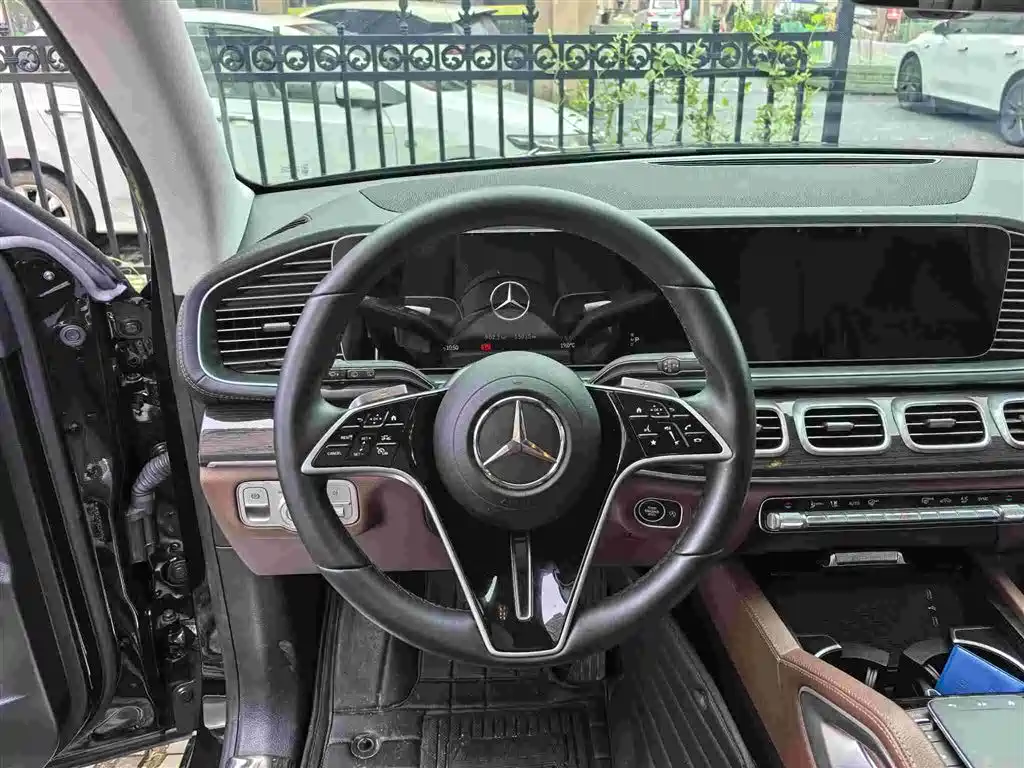 Mercedes-Benz GLE (Import) — миниатюра 8