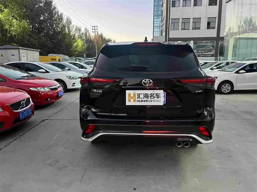 Toyota Crown Kluger — миниатюра 5