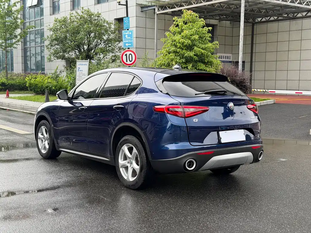 Alfa Romeo Stelvio 2017 2.0T 200HP Elite