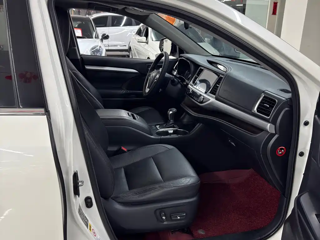 Toyota Highlander — миниатюра 10