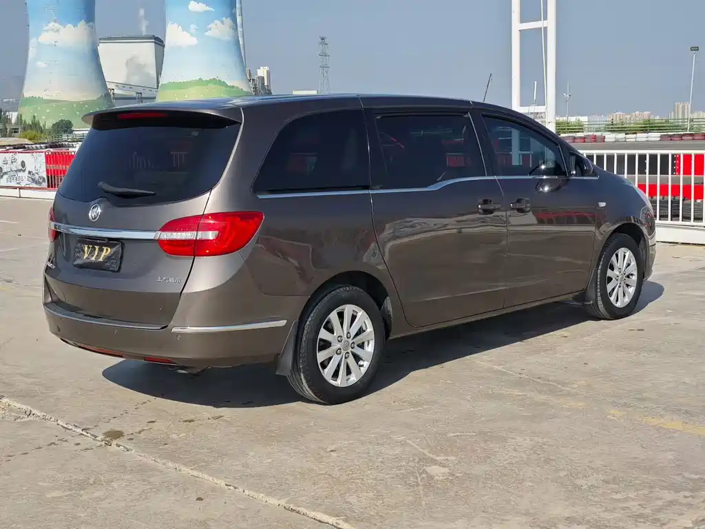 Buick GL8 — миниатюра 6