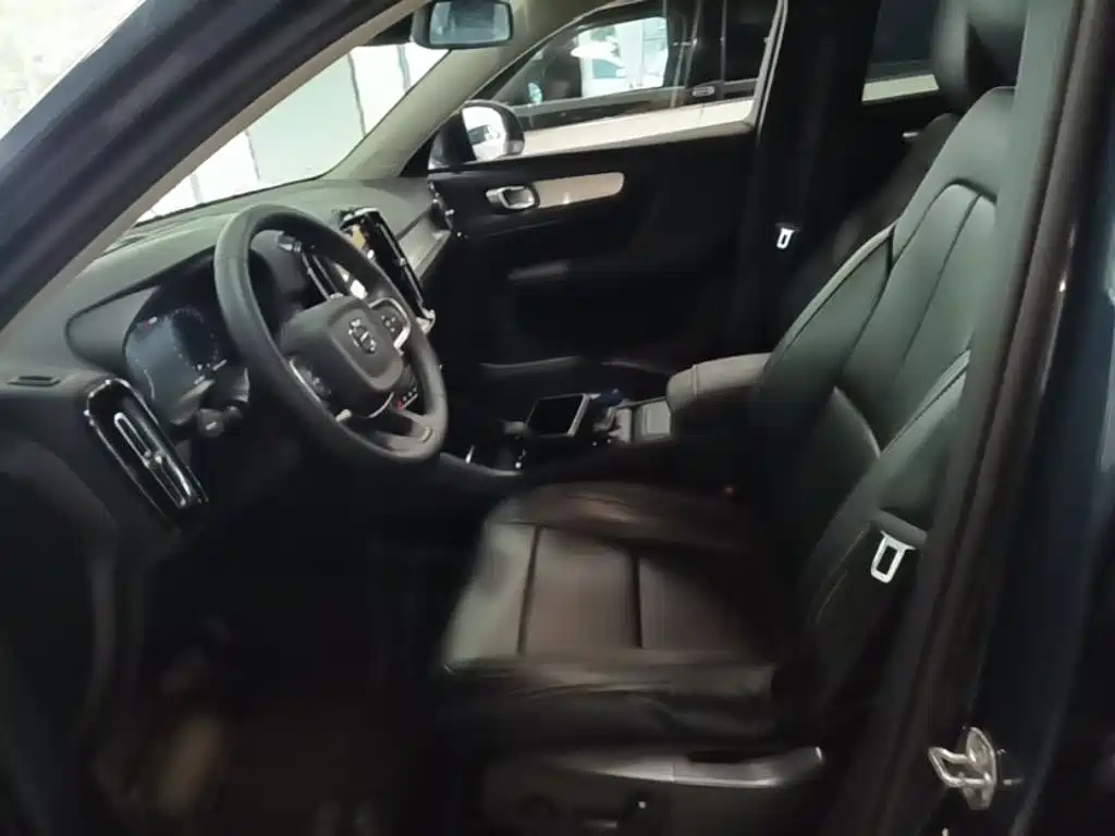 Volvo XC40 — миниатюра 15