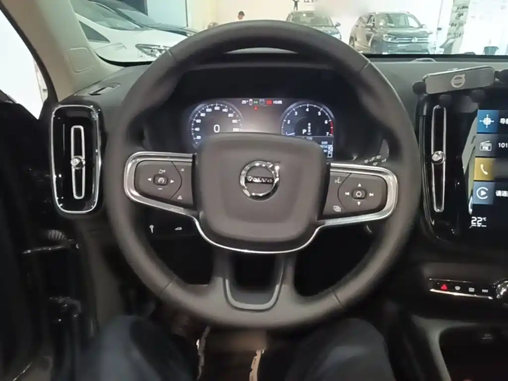 Volvo XC40 — миниатюра 11