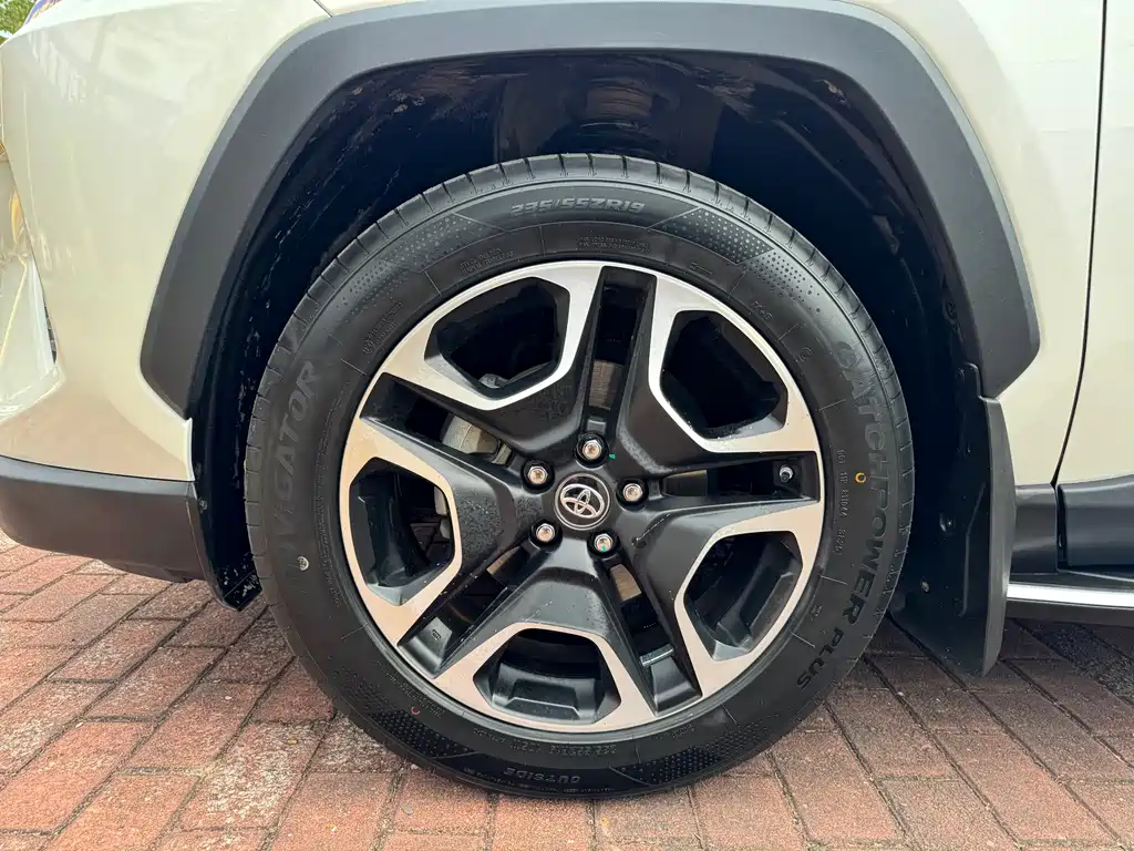 TOYOTA RAV4 RONGFANG