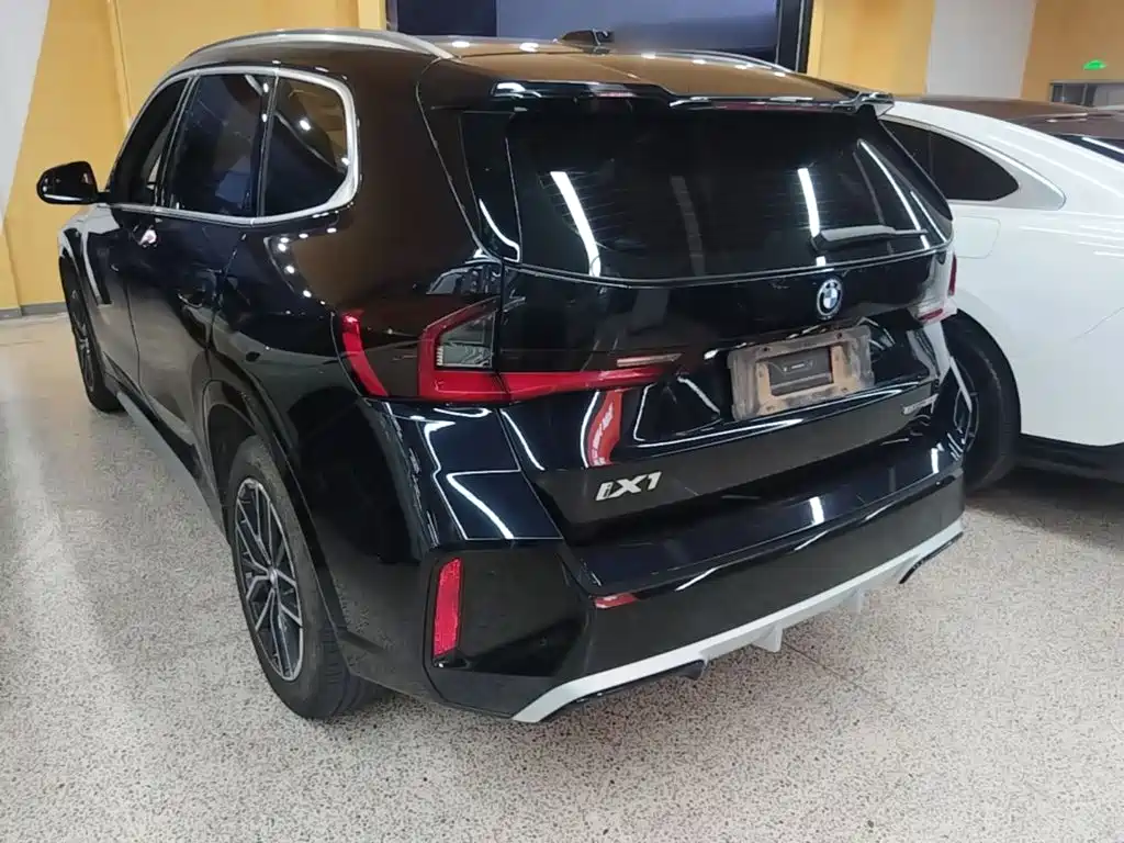 BMW iX1 — миниатюра 5